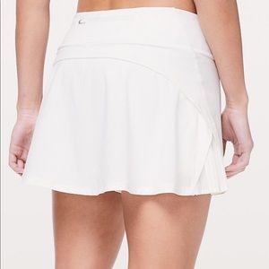 Lululemon White pleat skirt